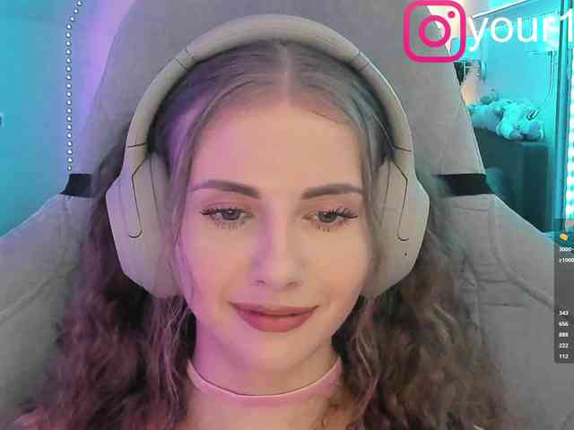 VikkiExtraCheese webcam