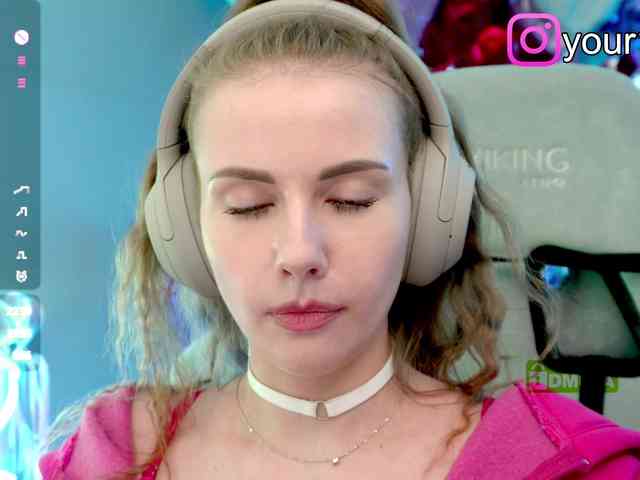 VikkiExtraCheese webcam