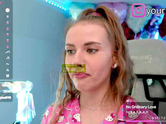 VikkiExtraCheese webcam
