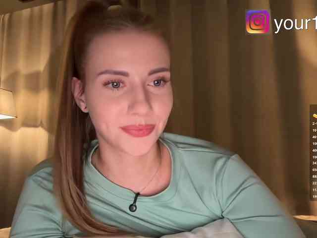 VikkiExtraCheese webcam