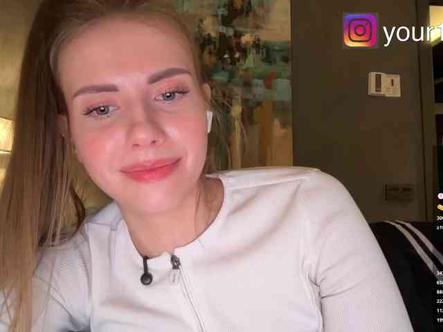 VikkiExtraCheese webcam