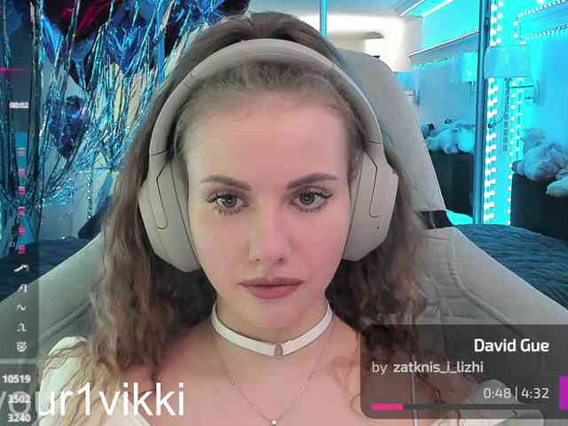 -VikkiL0vesCheese-