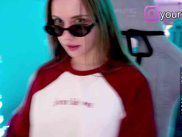 VikkiExtraCheese webcam