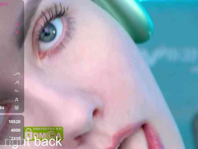 VikkiExtraCheese webcam