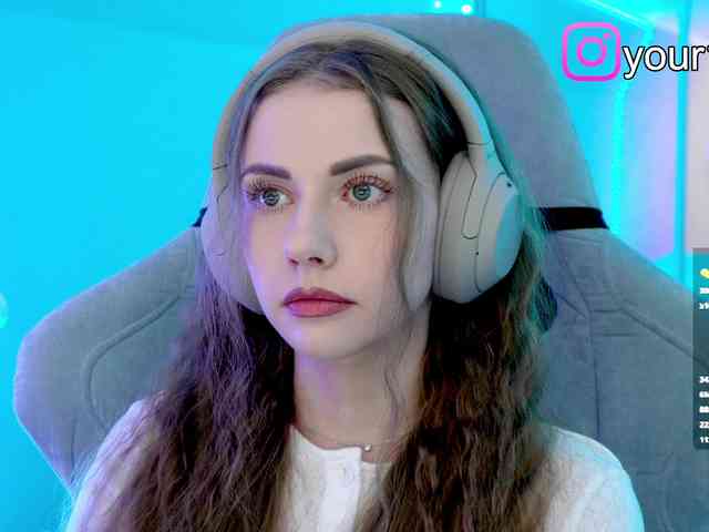 VikkiExtraCheese webcam