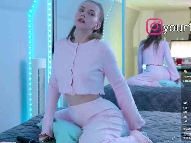 VikkiExtraCheese webcam