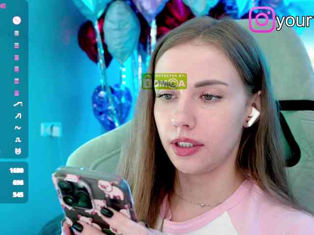 VikkiExtraCheese webcam