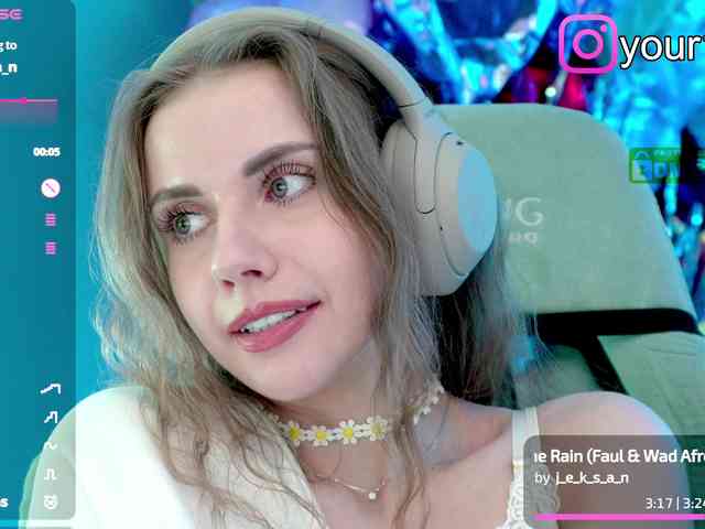 VikkiExtraCheese webcam