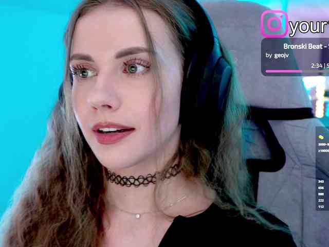 VikkiExtraCheese webcam