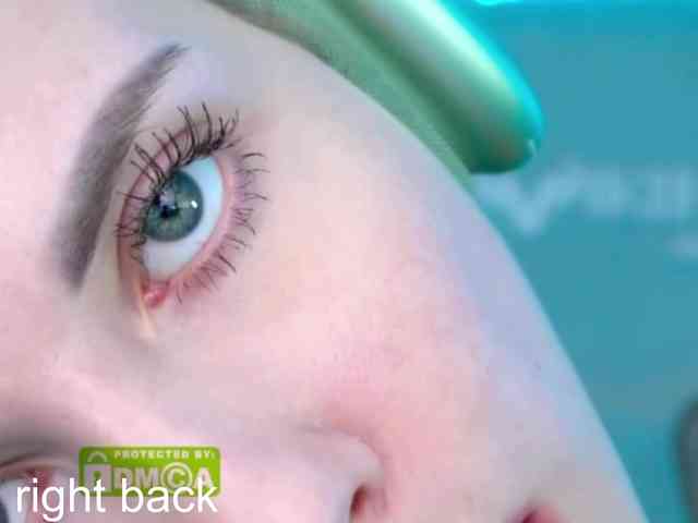 VikkiExtraCheese webcam
