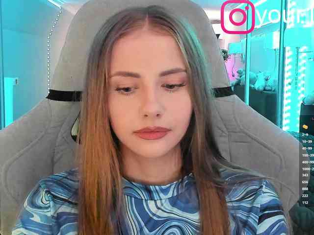 VikkiExtraCheese webcam