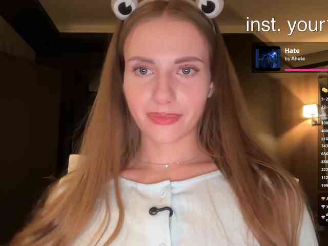 VikkiExtraCheese webcam