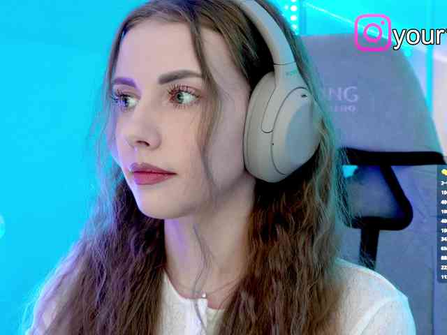 VikkiExtraCheese webcam