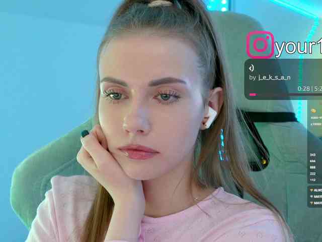 VikkiExtraCheese webcam