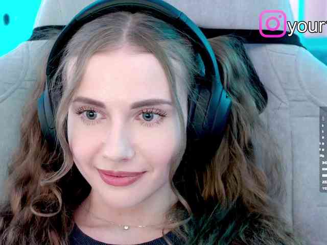 VikkiExtraCheese webcam