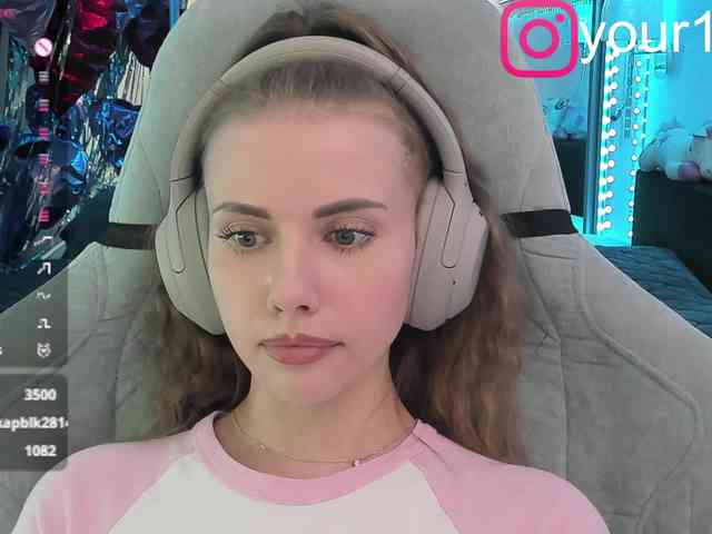 VikkiExtraCheese webcam