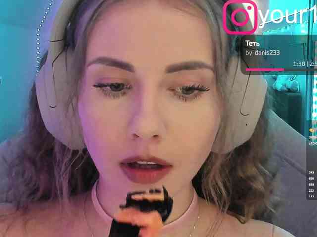 VikkiExtraCheese webcam
