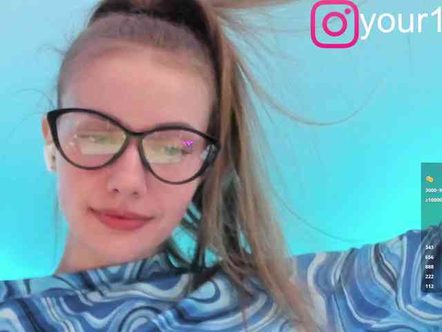 VikkiExtraCheese webcam