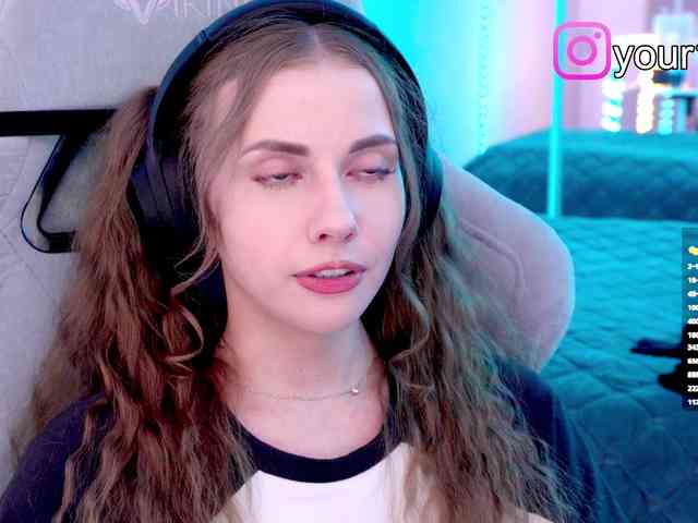 VikkiExtraCheese webcam