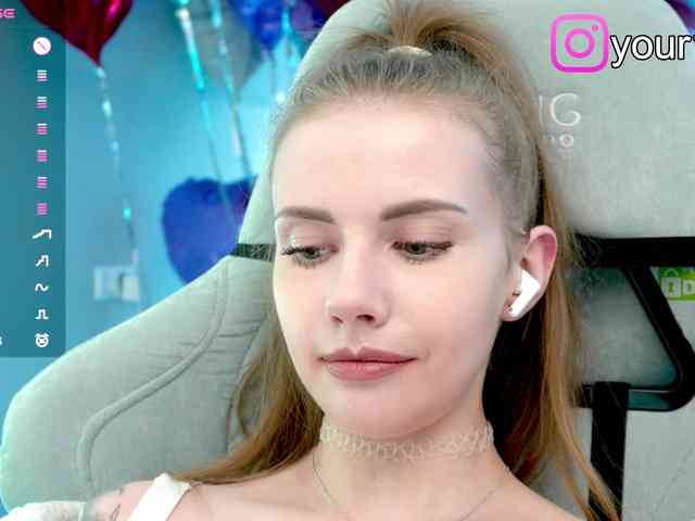 VikkiExtraCheese webcam
