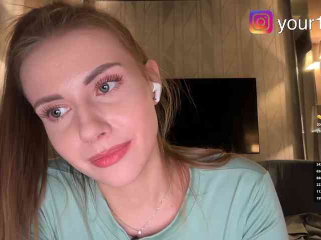 VikkiExtraCheese webcam