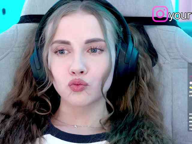 VikkiExtraCheese webcam