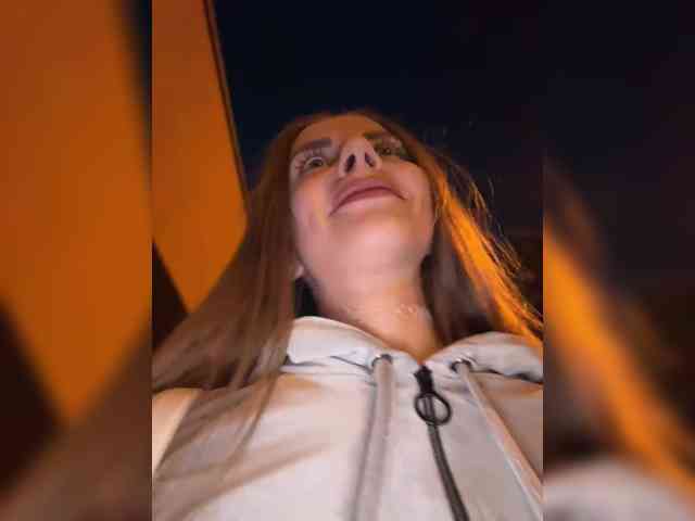 -VikkiL0vesCheese-'s webcam live show