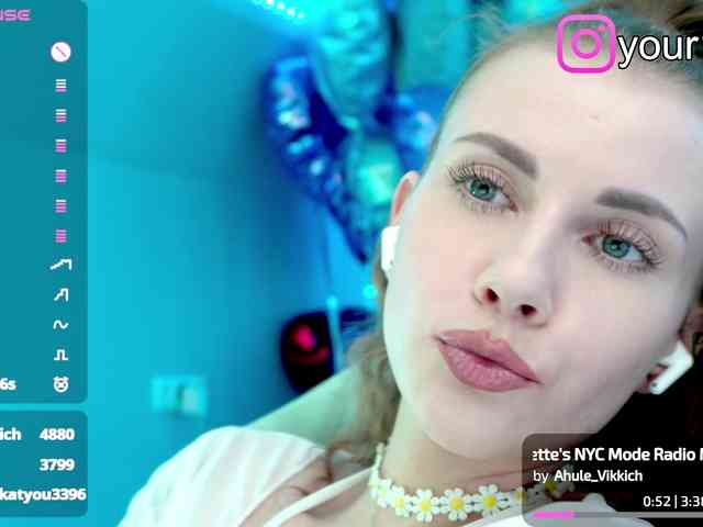 VikkiExtraCheese webcam