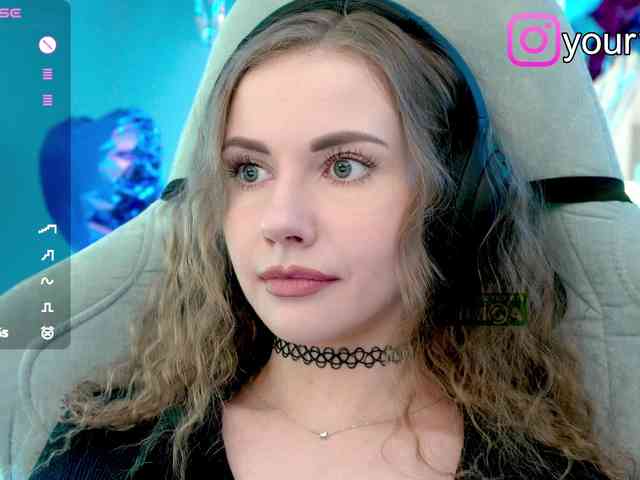 VikkiExtraCheese webcam