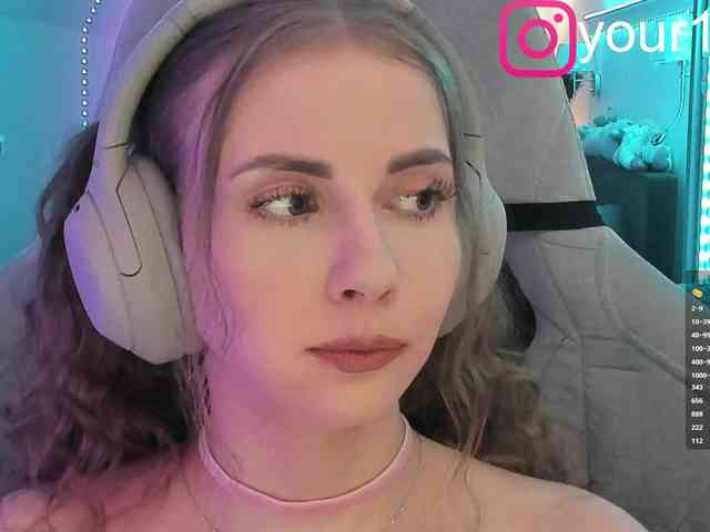 VikkiExtraCheese webcam