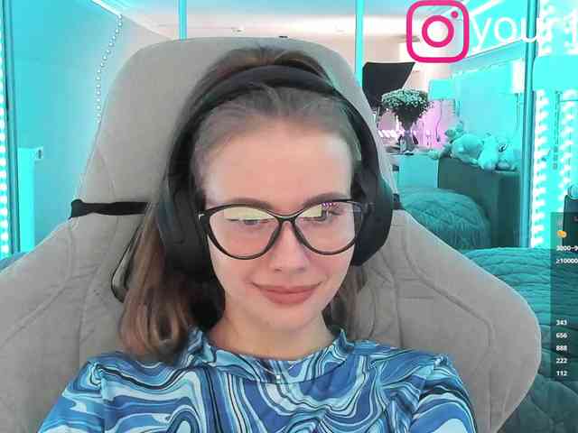 VikkiExtraCheese webcam