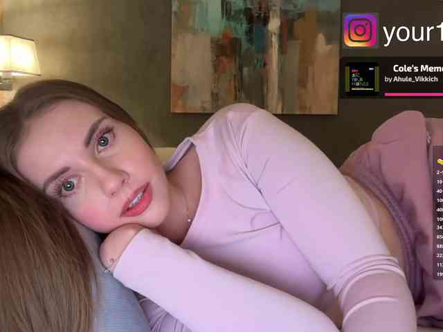 VikkiExtraCheese webcam