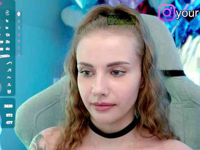 VikkiExtraCheese webcam