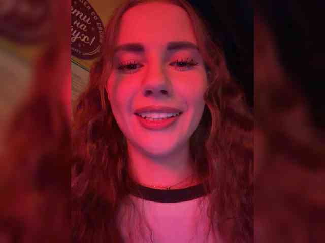 VikkiExtraCheese webcam