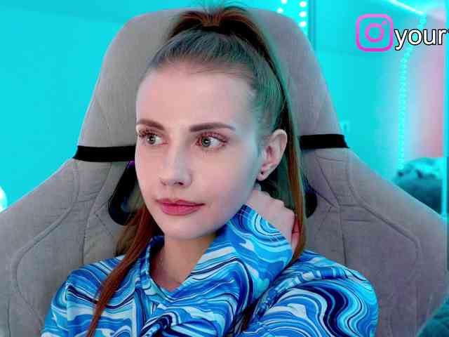 VikkiExtraCheese webcam