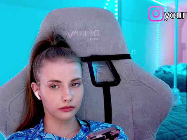 VikkiExtraCheese webcam