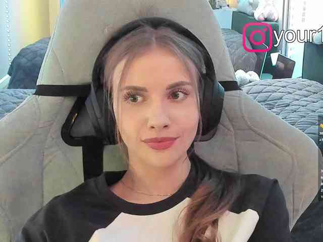 VikkiExtraCheese webcam