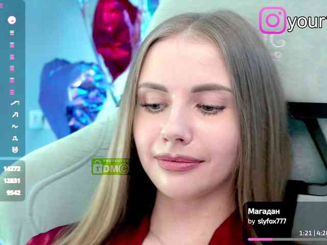 VikkiExtraCheese webcam