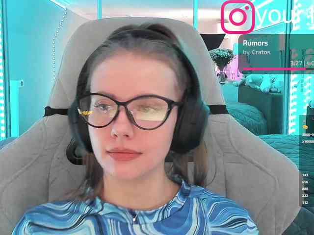 VikkiExtraCheese webcam