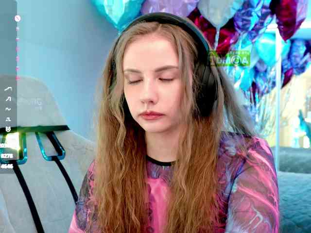 free videochat -VikkiL0vesCheese-