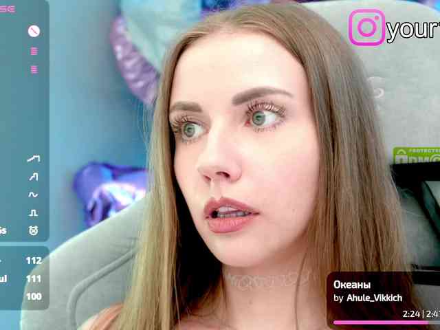 VikkiExtraCheese webcam