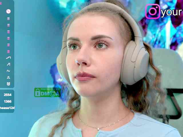 VikkiExtraCheese webcam