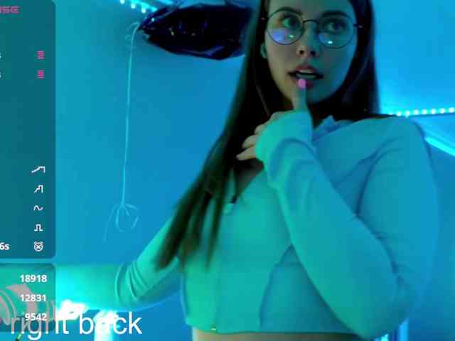 VikkiExtraCheese webcam