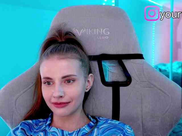 VikkiExtraCheese webcam