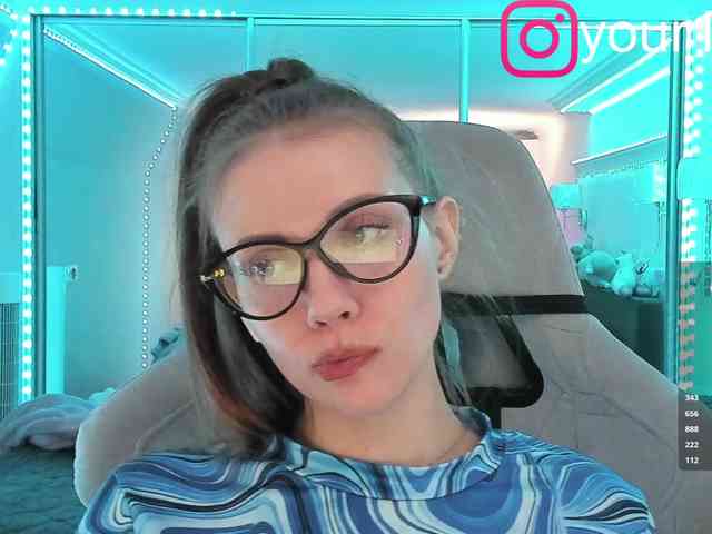 VikkiExtraCheese webcam
