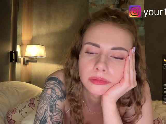 VikkiExtraCheese webcam