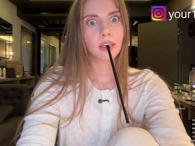 -VikkiL0vesChees... Live Webcam on BongaCams