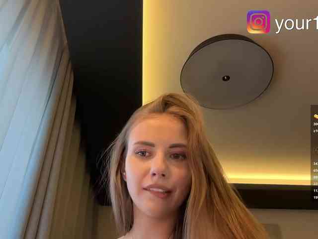 VikkiExtraCheese webcam