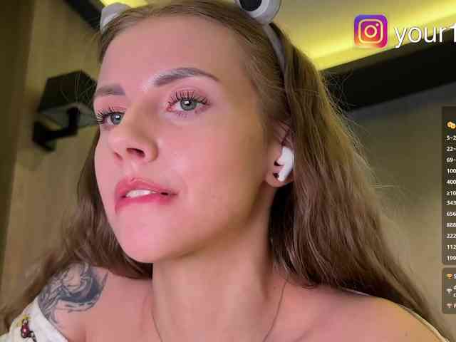 VikkiExtraCheese webcam