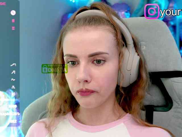VikkiExtraCheese webcam